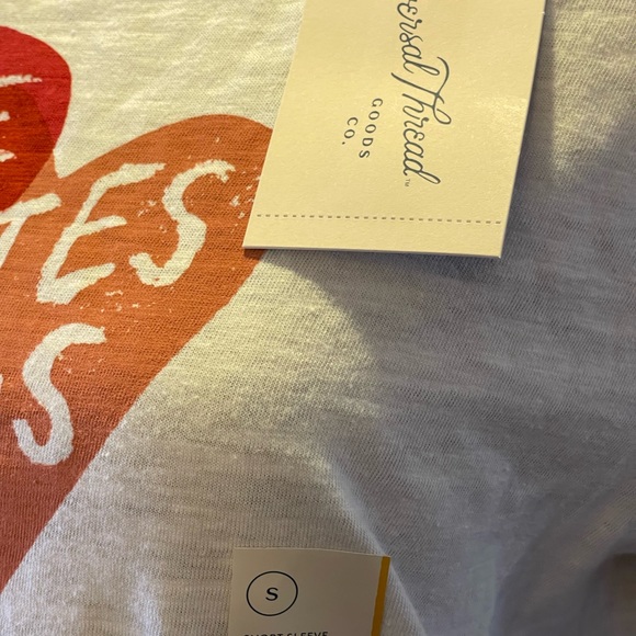 NWT- Women's Short Sleeve T-Shirt - Universal Thread Cream - Medium - Picture 4 of 6